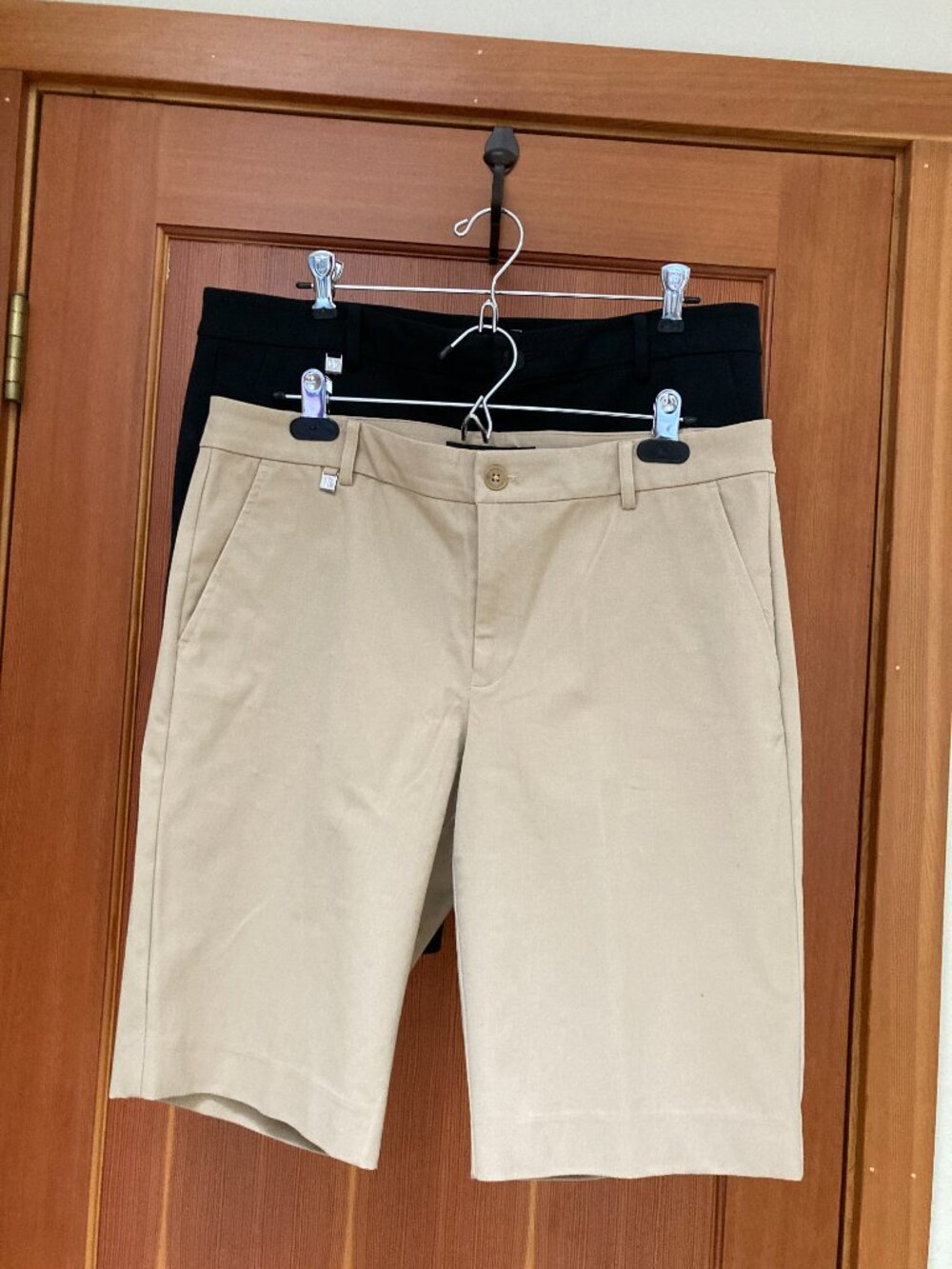 LAUREN RALPH LAUREN  Two Pairs Womens Bermuda Walking Shorts Black/Tan Size 10